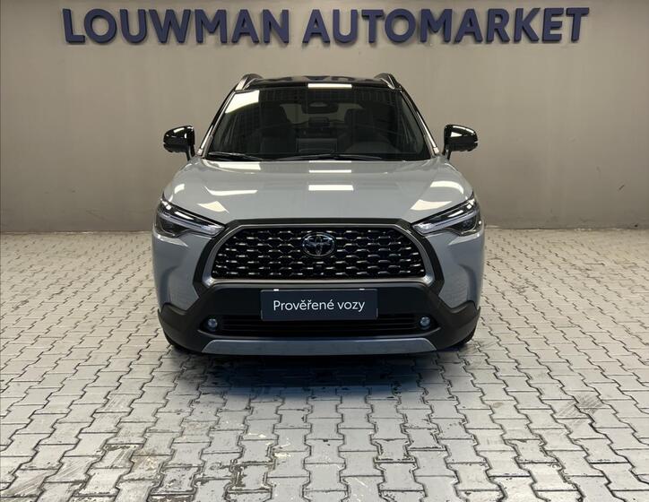 Toyota Corolla Cross 4