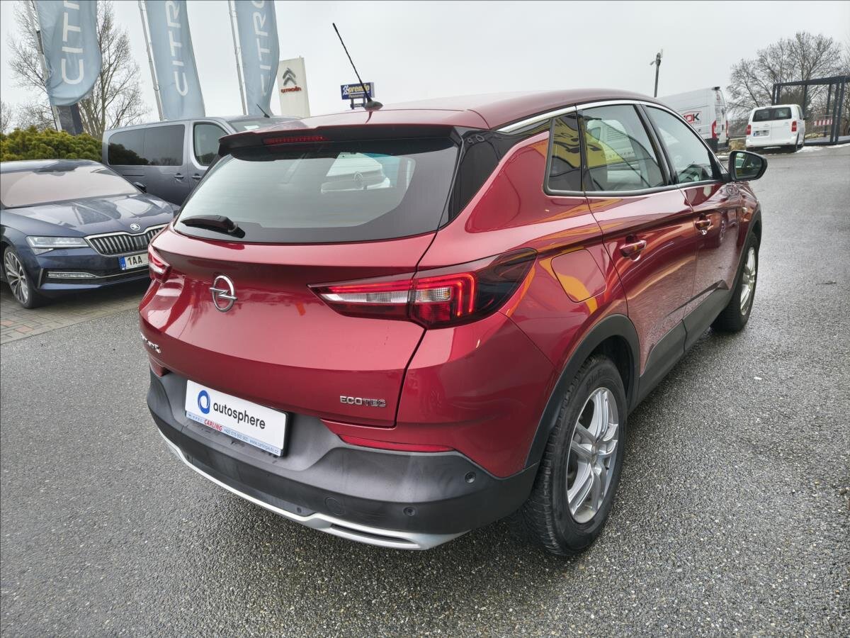 Opel Grandland SUV / Terénní 1,2 l 96 kw