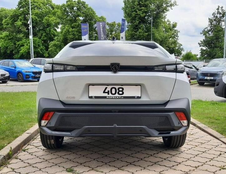 Peugeot 408 10