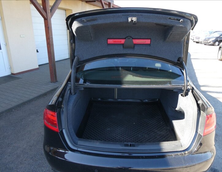 Audi A4 Sedan / Limuzína 2,0 l 105 kw