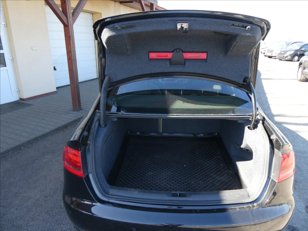 Audi A4 Sedan / Limuzína 2,0 l 105 kw