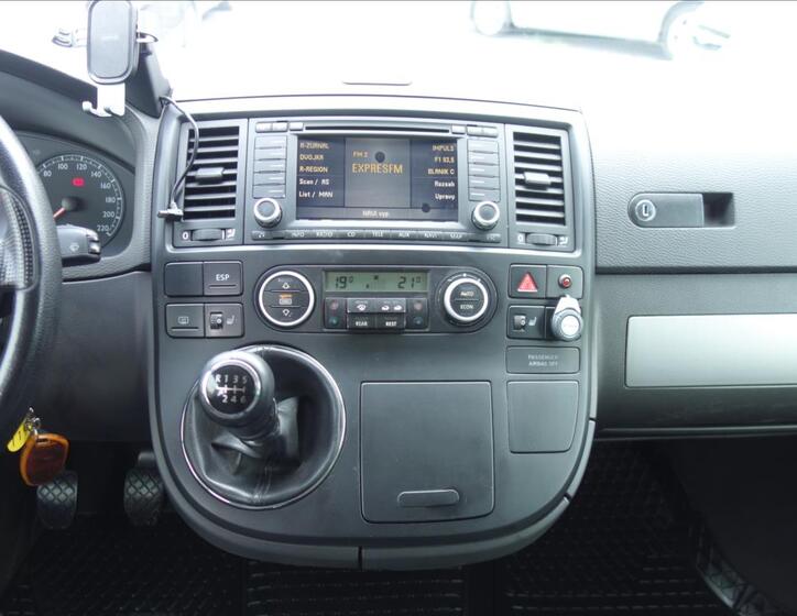 Volkswagen Multivan 27