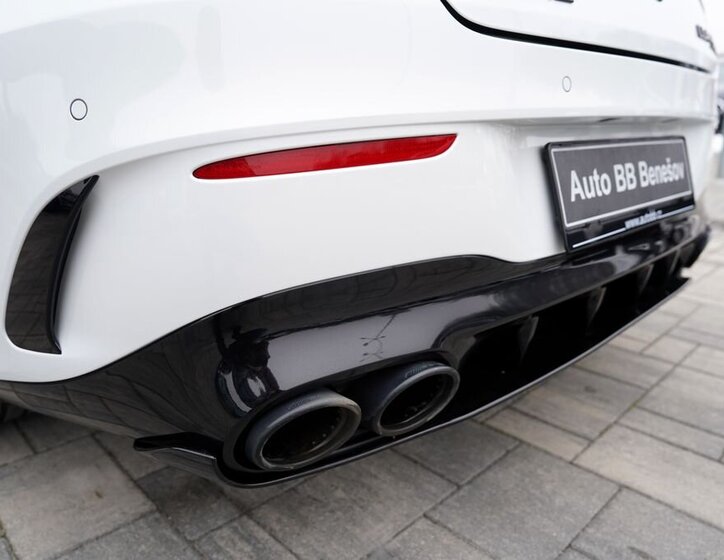 Mercedes-Benz CLA Sedan 2,0 l 340 kw