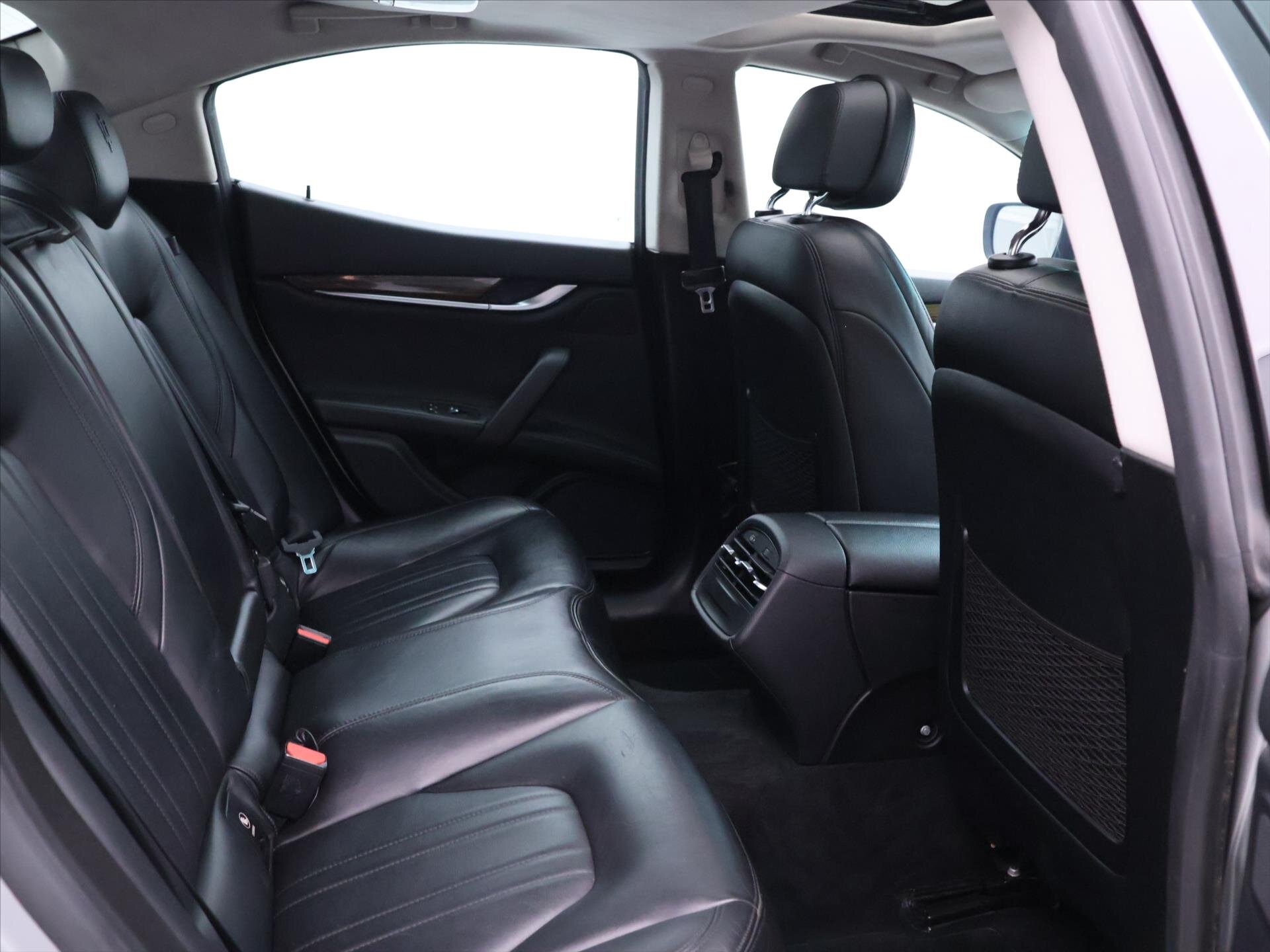 Maserati Ghibli Sedan 3,0 l 302 kw