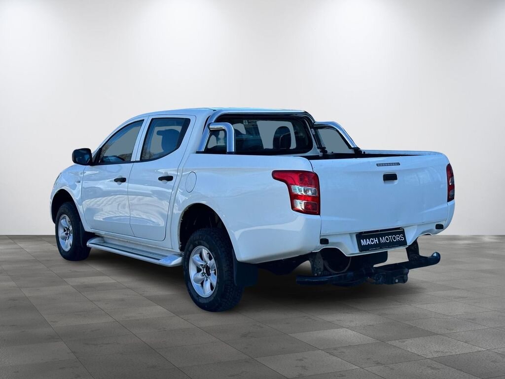 Mitsubishi L200 Pick-up 2,4 l 113 kw