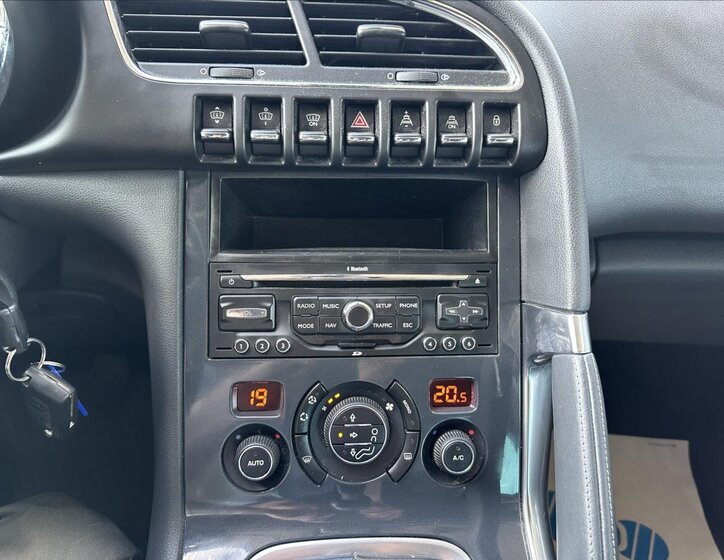 Peugeot 3008 MPV 1,6 l 115 kw