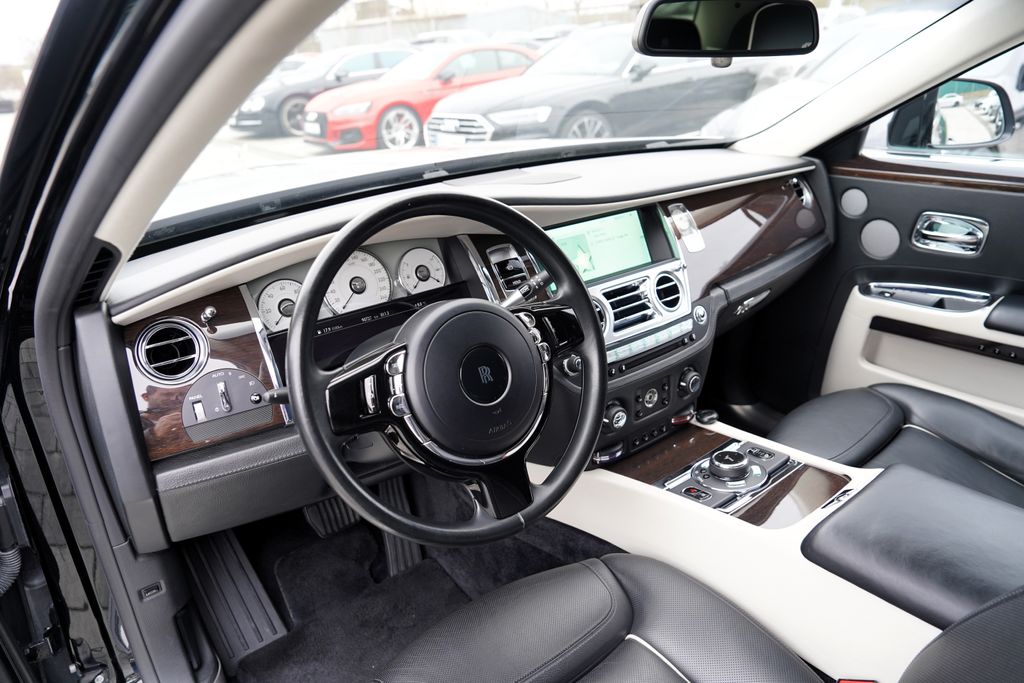 Rolls-Royce Ghost Sedan 6,6 l 420 kw