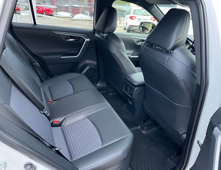 Toyota RAV4 SUV 2,5 l 131 kw