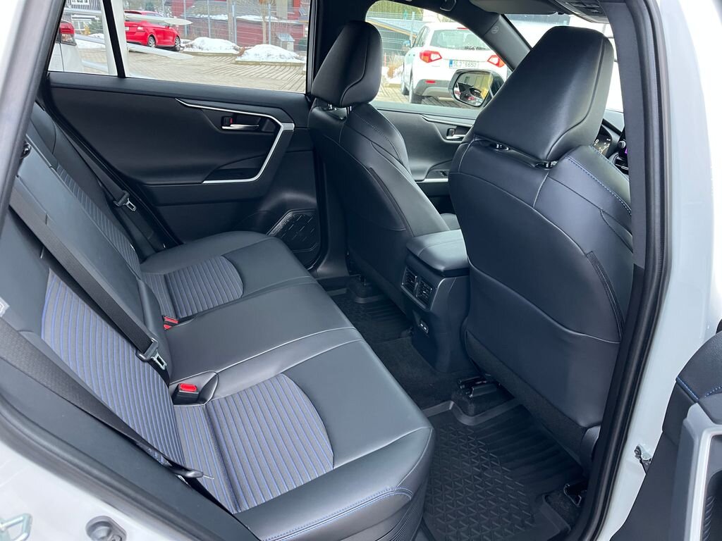 Toyota RAV4 SUV 2,5 l 131 kw