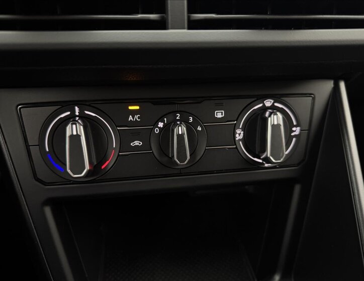 Volkswagen Polo Hatchback 999,0 59 kw