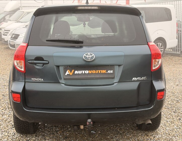 Toyota RAV4 SUV / Terénní 2,2 l 130 kw