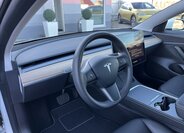 Tesla Model 3 Sedan / Limuzína 0,0 208 kw