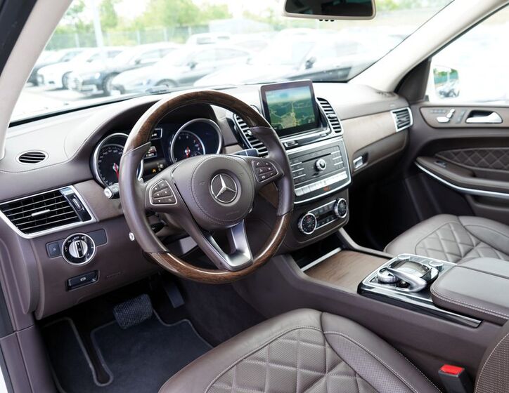 Mercedes-Benz GLS 26