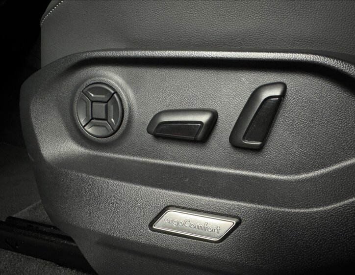 Volkswagen Touareg SUV / Terénní 3,0 l 170 kw