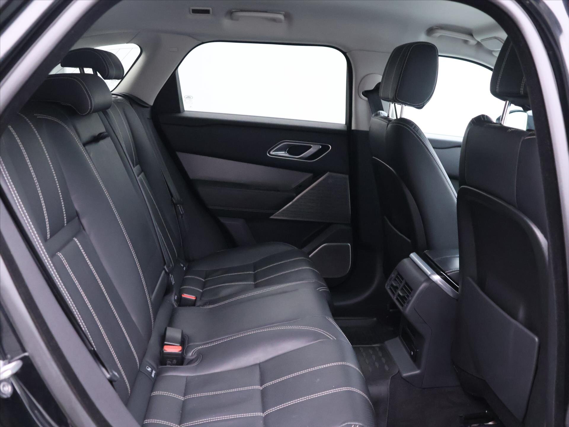 Land Rover Range Rover Velar SUV / Terénní 2,0 l 150 kw