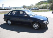 Opel Astra Sedan / Limuzína 1,4 l 44 kw