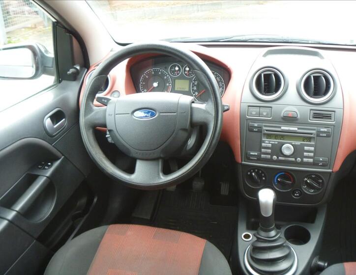 Ford Fiesta 13