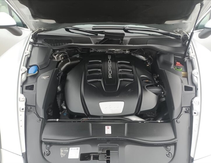 Porsche Cayenne Kombi 3,0 l 180 kw