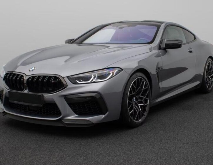 BMW M8 Kupé 4,4 l 460 kw