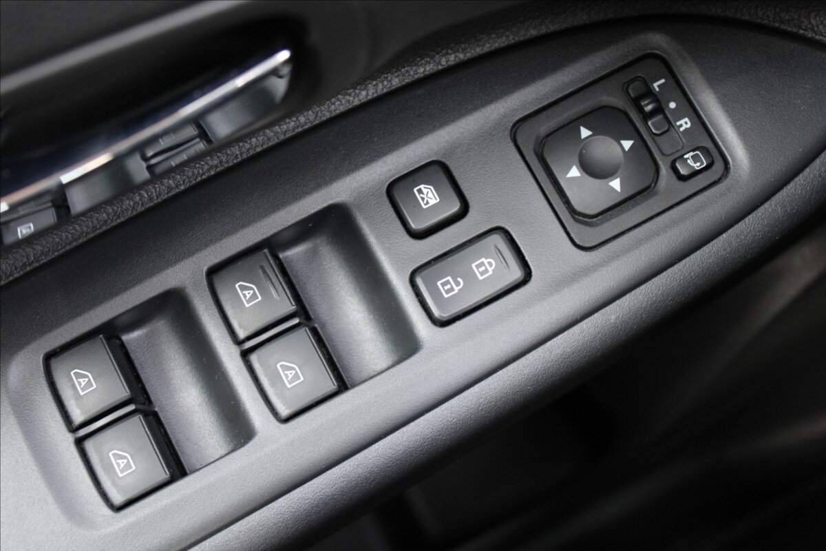 Mitsubishi Outlander SUV / Terénní 2,0 l 110 kw