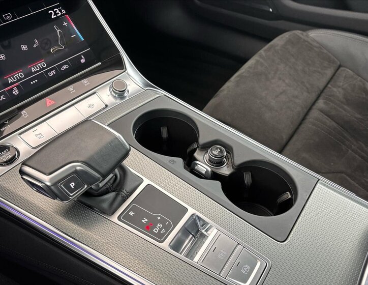 Audi A6 Allroad Kombi 3,0 l 253 kw