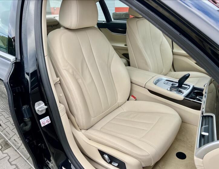 BMW Řada 7 19