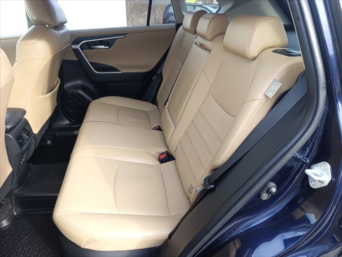 Toyota RAV4 SUV 2,5 l 131 kw