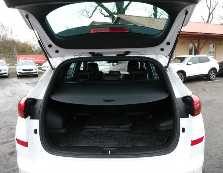 Hyundai Tucson SUV 1,6 l 100 kw