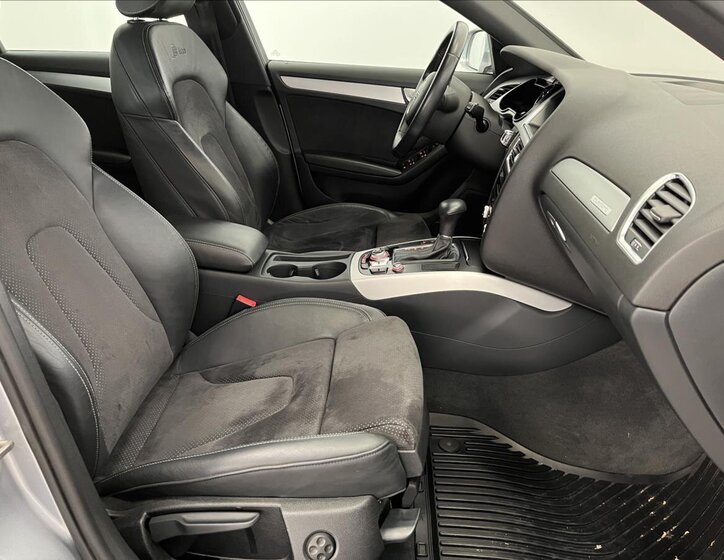 Audi A4 Kombi 2,0 l 140 kw