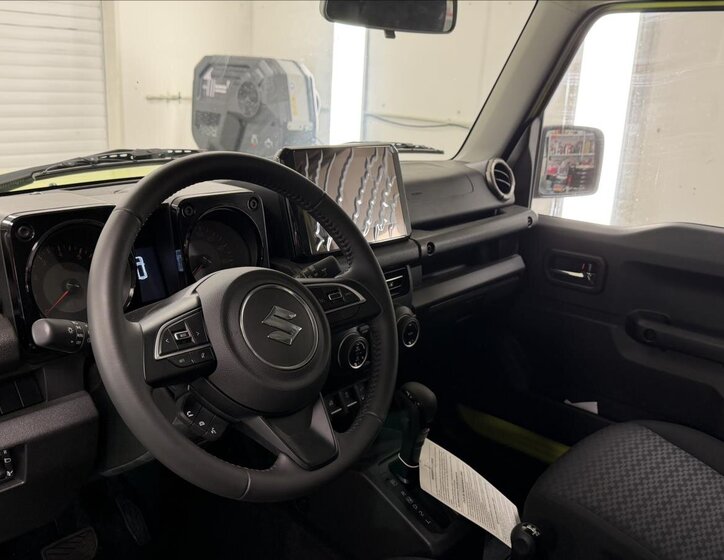 Suzuki Jimny SUV 1,5 l 75 kw