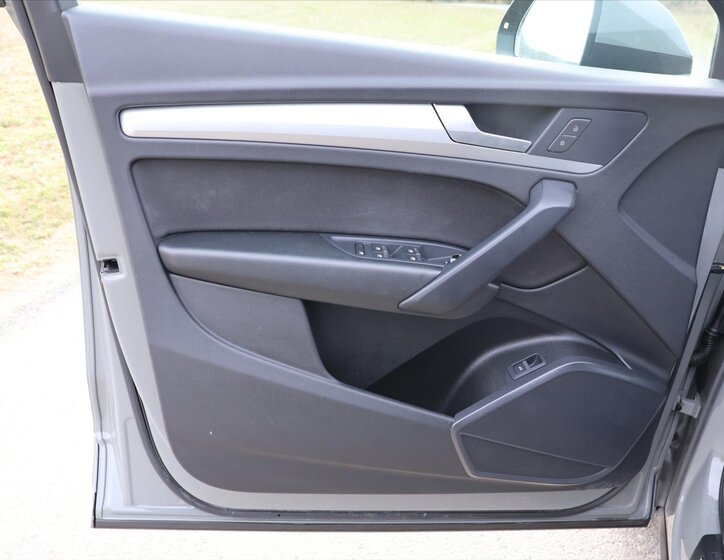 Audi Q5 SUV / Terénní 2,0 l 150 kw