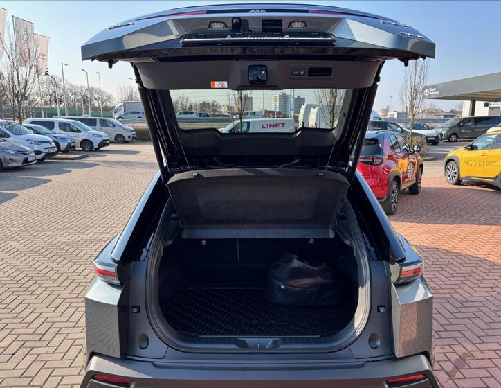 Toyota C-HR SUV / Terénní 0,0 252 kw