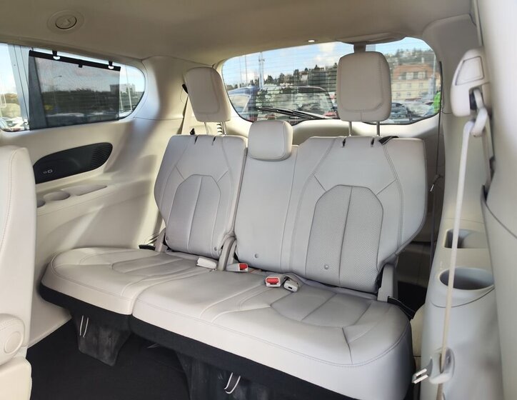 Chrysler Pacifica MPV 3,6 l 214 kw