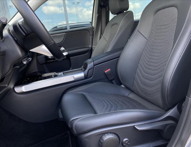 Mercedes-Benz GLB 10