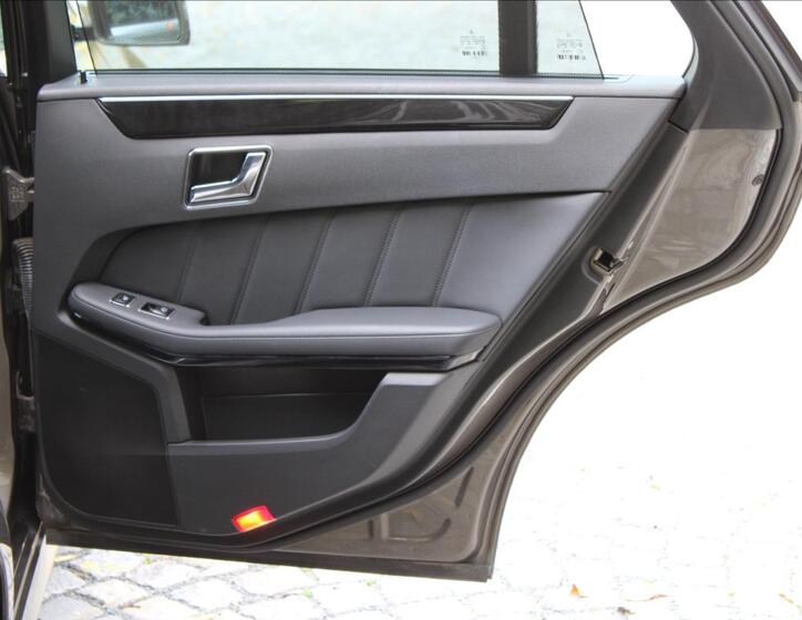 Mercedes-Benz Třídy E 30