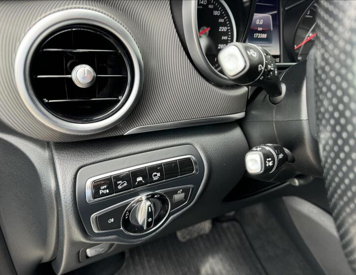 Mercedes-Benz Třídy V 7