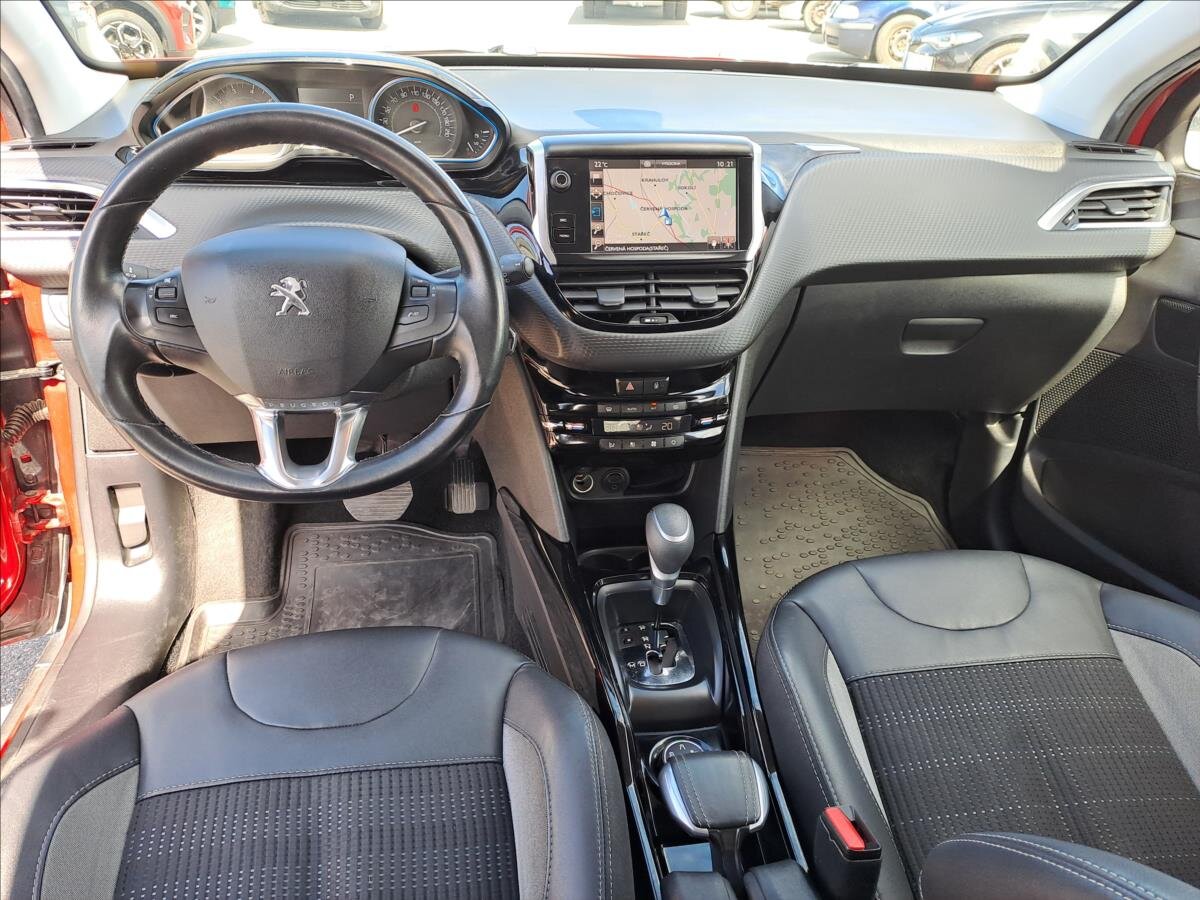 Peugeot 2008 MPV 1,2 l 81 kw
