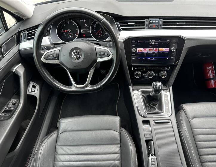 Volkswagen Passat 9
