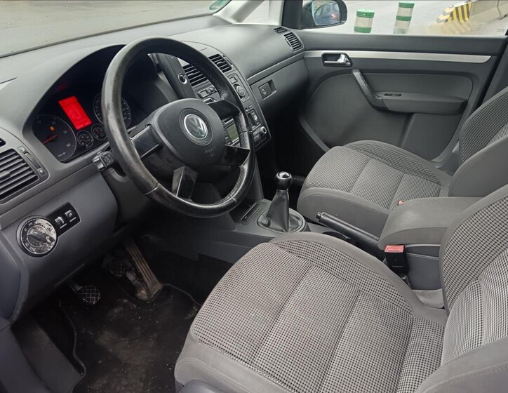 Volkswagen Touran 19