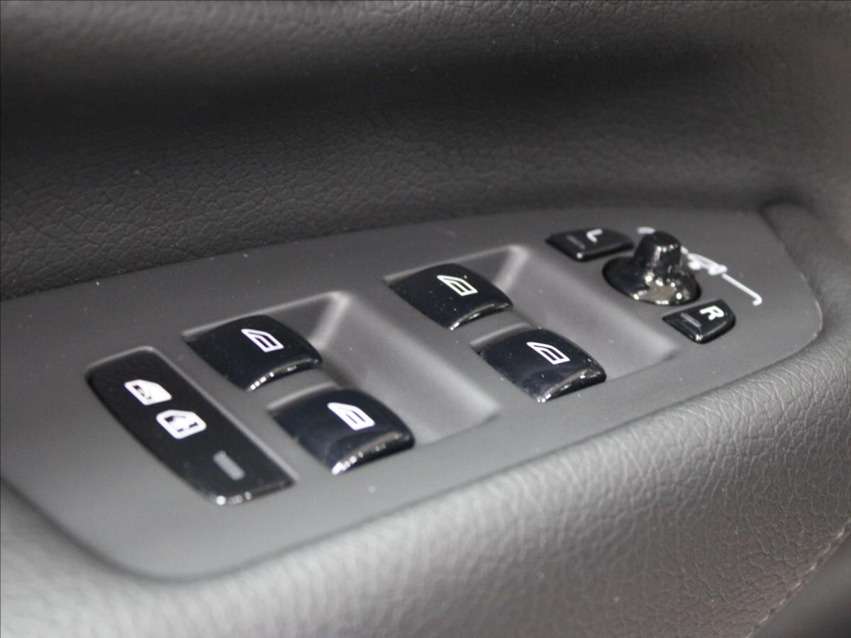 Volvo XC90 SUV / Terénní 2,0 l 173 kw