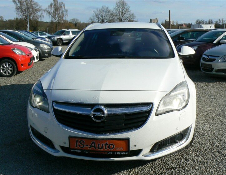 Opel Insignia Kombi 2,0 l 125 kw