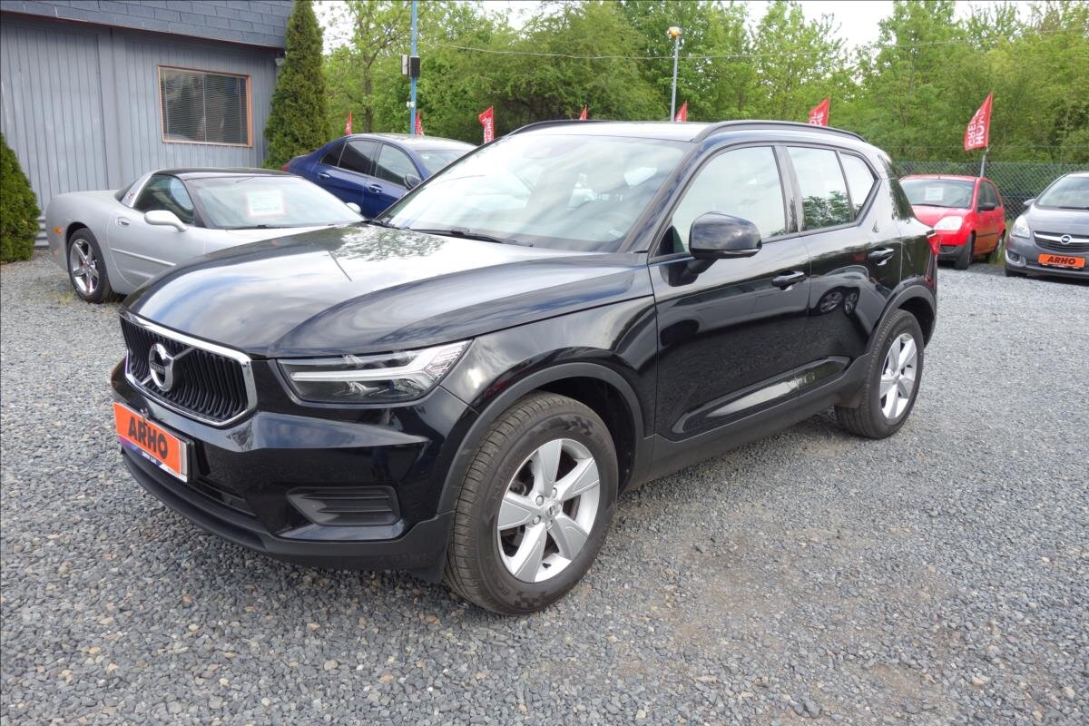 Volvo XC40 SUV / Terénní 2,0 l 110 kw
