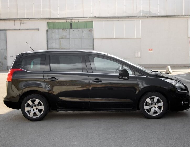 Peugeot 5008 SUV / Terénní 2,0 l 110 kw