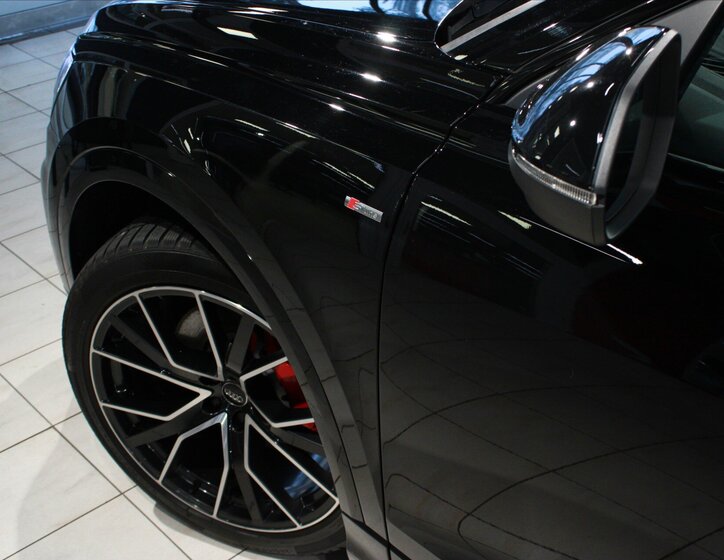 Audi Q8 SUV 3,0 l 210 kw