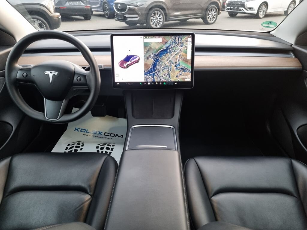Tesla Model 3 Sedan / Limuzína 0,0 355 kw