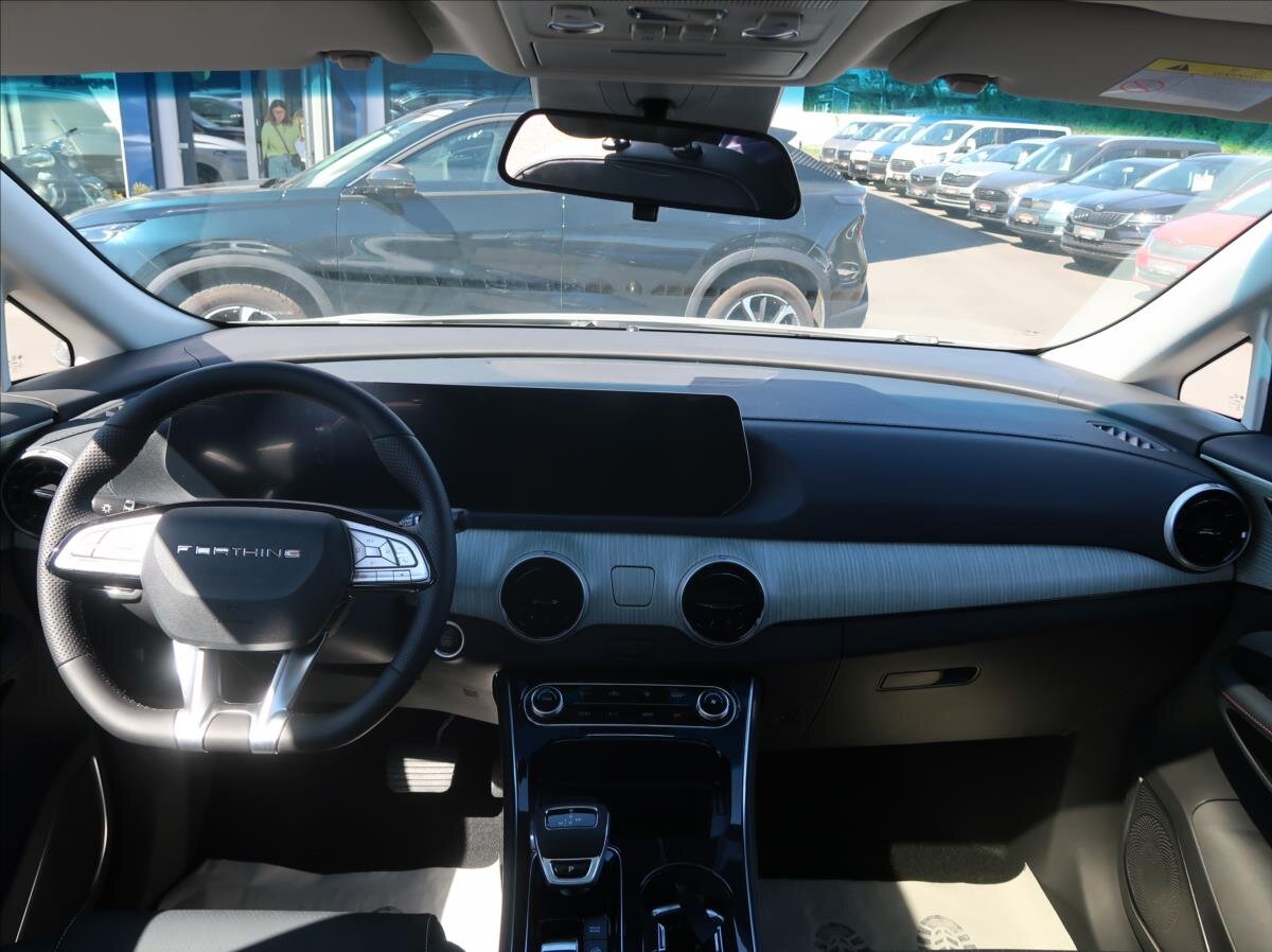 Dongfeng U-Tour MPV 1,5 l 130 kw