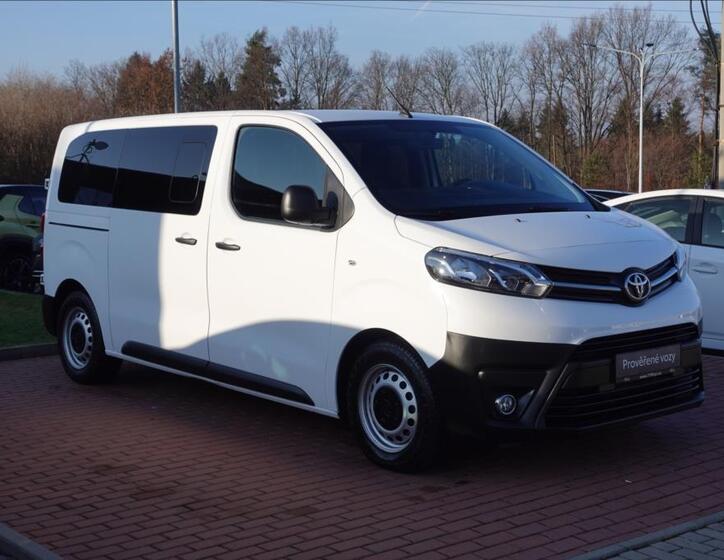 Toyota ProAce Verso 3