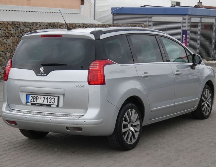 Peugeot 5008 12