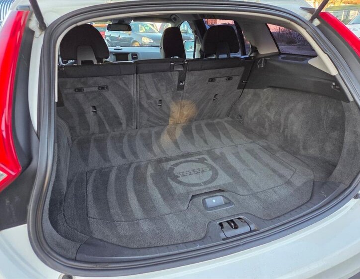 Volvo V60 Kombi 2,0 l 120 kw