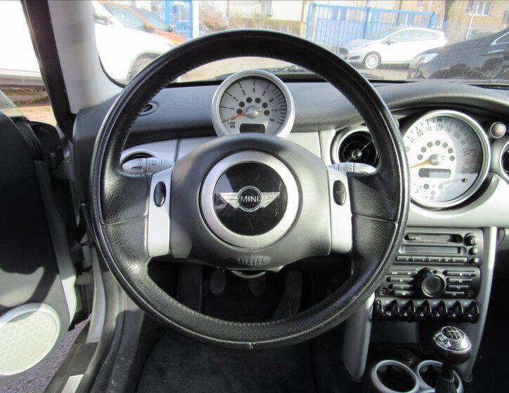 Mini Cooper Hatchback 1,6 l 66 kw